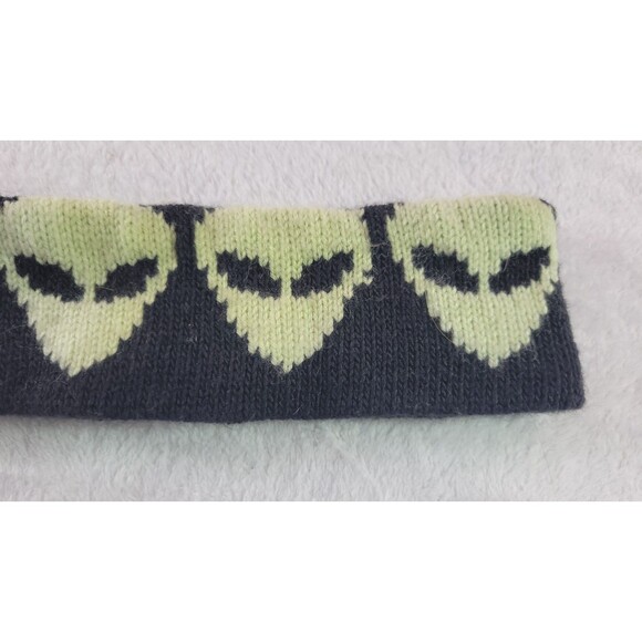 Vintage Style Knitted Alien Head Headband Handmade Sci-Fi UFO Accessory - Picture 4 of 5